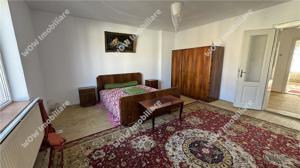 Vila cu 3 camere  #537;i 585 mp teren zona Centrala - imagine 6