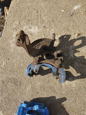 Vând urgent Butuc dreapta fața VW Sharan - imagine 4