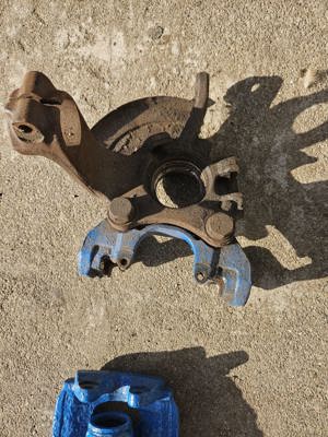 Vând urgent Butuc dreapta fața VW Sharan