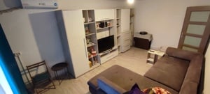 Închiriez apartament cu 4 camere