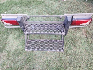 Bara spate completa cu triple, tampoane, scara rabatabila.