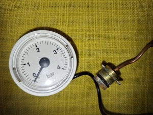 Manometru pentru masurarea presiunii la centrale Ferroli