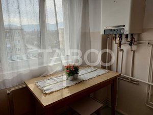 Apartament de vanzare 3 camere 55 mpu etaj 3 Piata Noua Cisnadie - imagine 16