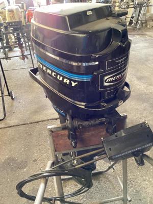 Motor barca Mercury 50 CP + Mansa si cabluri