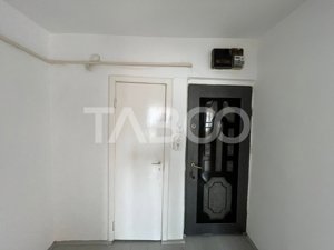 Apartament de vanzare 3 camere 55 mpu etaj 3 Piata Noua Cisnadie - imagine 19