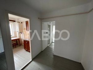 Apartament de vanzare 3 camere 55 mpu etaj 3 Piata Noua Cisnadie - imagine 15