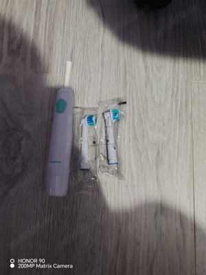 Periuta electrica noua 