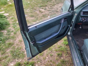 Mercedes 250d w124 E Class Retro - imagine 6