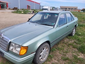 Mercedes 250d w124 E Class Retro - imagine 8