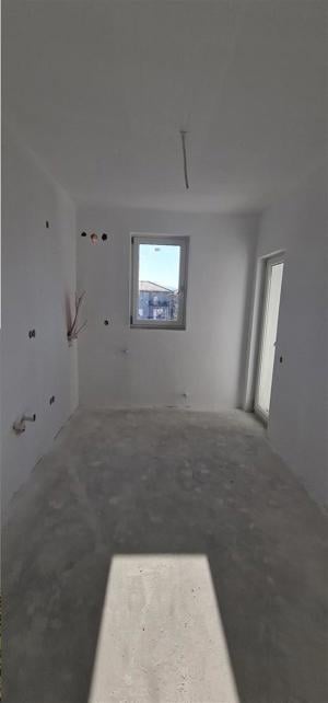 Apartament cu 2 camere decomandat etaj 1 in Selimbar zona Brana - imagine 4