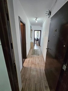 Particular ofer spre închiriere apartament 2 camere zona tractoru 