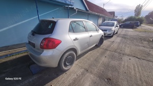 Toyota Auris benzina - imagine 4