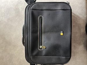 Geantă laptop Case Logic