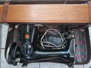 Masina de cusut veche - imagine 4