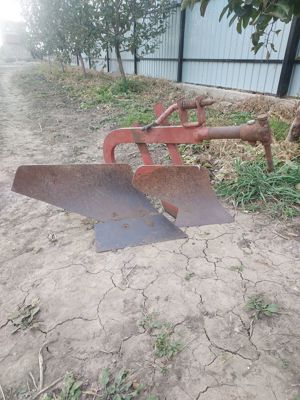 Plug pentru motocultor