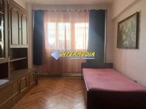 Apartament 2 camere 50 mp decomandat Cetate Mercur etaj 3 Alba Iulia - imagine 4