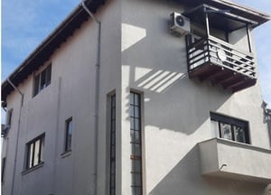 Primaverii (langa liceul Jean Monnet) , 4 camere in vila, singur pe etaj