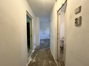 Garsonieră spațioasă, renovabilă, 41 mp cu balcon & boxă | Ghermănești - imagine 5