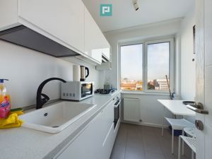 Apartament renovat la 2 pasi de Metrou Piata Romana - imagine 8