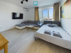 Apartament renovat la 2 pasi de Metrou Piata Romana - imagine 4