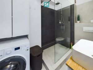 Apartament renovat la 2 pasi de Metrou Piata Romana - imagine 13