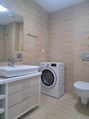 Apartament în Complexul Rezidențial Cosmopolis Faza 4 piscină - imagine 5