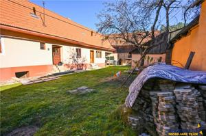 FILM! Casa saseasca, renovata exterior, in centrul localitatii Holbav, Brasov - imagine 17