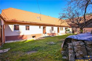 FILM! Casa saseasca, renovata exterior, in centrul localitatii Holbav, Brasov - imagine 5