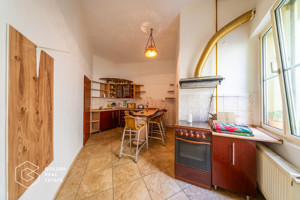 Rar pe piata! Casa individuala, 2 apartamente, fatada renovata, zona Teatru - imagine 15