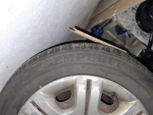 Vand 4 jante cu cauciucuri de iarna 185/60/R14 si 4 cauciucur de vara 215/60/R16 continental  - imagine 2