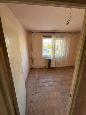 PROPRIETAR vând apartament cu 3 camere Et.1 ,Aleea Ioan Slavici Bl 49 - imagine 10