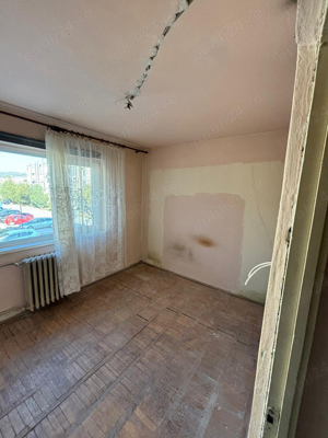 PROPRIETAR vând apartament cu 3 camere Et.1 ,Aleea Ioan Slavici Bl 49 - imagine 9