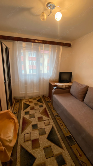 vand apartament  4 camere cu centrala proprie - imagine 3