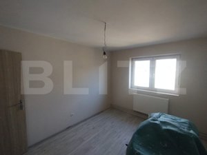 Apartament 3 camere,2 bai,balcon,60mp,semidecomandat,renovat ,oras Beclean - imagine 3