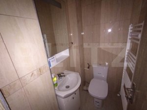 Apartament 3 camere,2 bai,balcon,60mp,semidecomandat,renovat ,oras Beclean - imagine 7