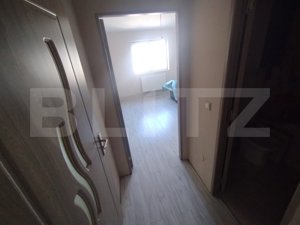 Apartament 3 camere,2 bai,balcon,60mp,semidecomandat,renovat ,oras Beclean - imagine 4