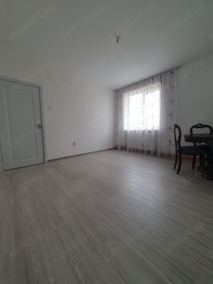 Apartament 2 camere renovat central Mun Onesti - imagine 4