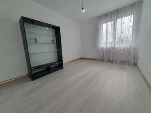 Apartament 2 camere renovat central Mun Onesti - imagine 2