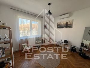 Casa  individuala cu 5 camere, 2 bai si beci in zona Blascovici