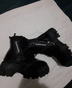 Bocanci in stare buna produs nou fara eticheta 