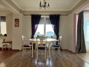 DE VANZARE APARTAMENT CU 3 CAMERE