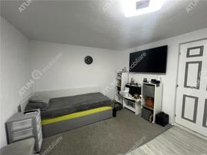 Apartament de 3 camere cu 2 intrari si 2 boxe zona Orasul de Sus - imagine 3