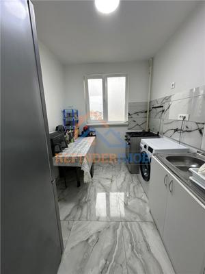 Vanzare Apartament cu 3 camere, zona Drumul Taberei, Plaza Mall - imagine 5