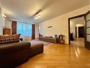 Apartament cu Structura Generoasa si Priveliste Deosebita - imagine 7