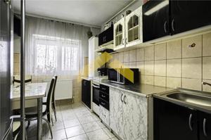 Apartament 4 camere de vanzare zona 300 - imagine 2