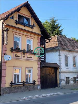 VAND PENSIUNE CU 7 CAMERE IN SIGHISOARA LA 800 MP DE CETATE - imagine 2