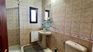 Vand casa cu 7 cam, 3 bai, si teren 3800 mp in Voiniceni - imagine 19