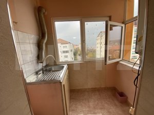 Apartament de 3 camere și loc de luat masa - imagine 12