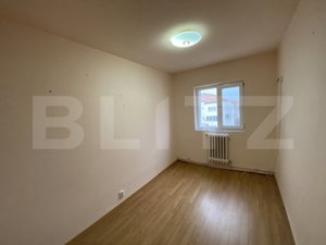 Apartament de 3 camere și loc de luat masa - imagine 3