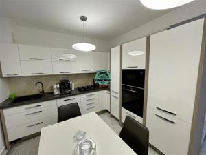 Inchiriere apartament singur pe nivel, 4 camere, lux, in 7 Noiembrie - imagine 13